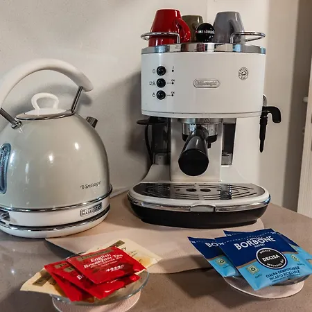 900mt Dalla Torre Di - Cortile, Wifi E Netflix Apartment